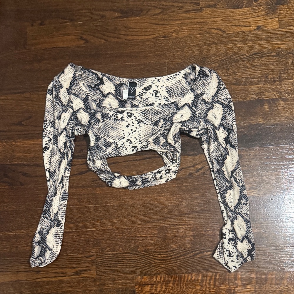Windsor Snake Print Long Sleeve Crop Top in perfect condition!